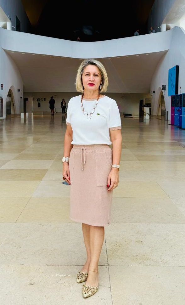 Rosângela em ambiente educacional